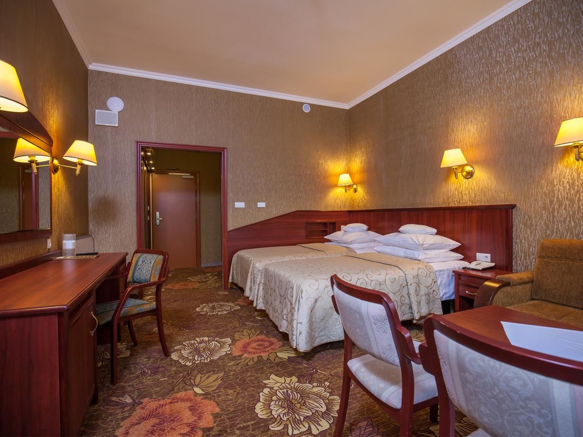 Отель Hotel Gołębiewski Wisła Висла-37